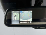 アラウンドビューモニターはルームミラーにて確認できます。