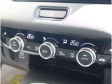 オートエアコンのお車ですので室内の温度をスムーズに調整してくれます♪