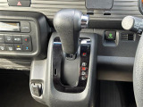 【シフトレバー】シフトの操作がしやすく快適なドライブを楽しんでいただけます!