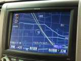 メーカー装着のナビを装備しております。