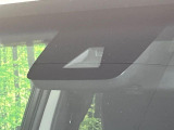 【トヨタセーフティセンス】走行中に前方の車両等を認識し、衝突しそうな時は警報とブレーキで衝突回避と被害軽減をアシスト。より安全にドライブをお楽しみいただけます。