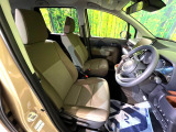 運転席シート廻りは使用感も少なく、良好な状態となっています。丁寧に使われていたことがよくわかりますね。
