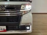 LEDヘッドライト&LEDフォグランプを装備!白く明るい光で暗い道でも安心して運転出来ます♪