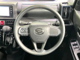 ステアリングも使用感が少なく、きれいな状態となっております♪