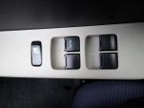 窓の開閉は電動(パワーウィンド)になりますので、便利ですよね。