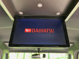 【フリップダウンモニター】大画面モニターで後席でもエンタメをお楽しみいただけます。小さなお子様にも大人気の装備です♪