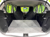 普段のお買い物や通勤、送迎等に十分な荷室スペースを確保しております。セカンドシートを倒すと、大きな荷物の積載も可能です♪