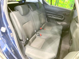 コンパクトカーですが、セカンドシートは十分な広さがあり快適にお乗りいただけます♪シートを倒して大きな荷物を積んだりと、用途の幅が広い1台です。