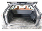 大容量のラゲッジルーム。リヤシートのバックレストを分割して倒す事で拡張出来ます
