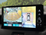 【マルチビューカメラシステム】専用のカメラにより、上から見下ろしたような視点で360度クルマの周囲を確認することができます☆死角部分も確認しやすく、狭い場所での切り返しや駐車もスムーズに行えます。
