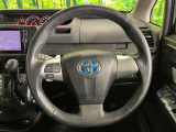【純正革巻きステアリング】上質な革を使用することで、手にしっかり馴染みとても運転しやすいハンドルです♪