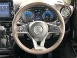 【純正革巻きステアリング】上質な革を使用することで、手にしっかり馴染みとても運転しやすいハンドルです♪