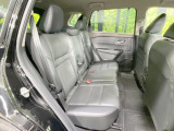 後部座席も気になるようなキズ・汚れやへたり等、大きなダメージはなく、良好な状態です。