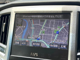 【メーカー純正ナビ】インテリアに溶け込むスタイリッシュな「専用設計」メーカーナビを装備♪視認性や操作性など基本性能にも優れ、より上質なカーライフをお楽しみいただけます。