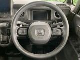 【純正革巻きステアリング】上質な革を使用することで、手にしっかり馴染みとても運転しやすいハンドルです♪