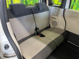 後部座席も気になるようなキズ・汚れやへたり等、大きなダメージはなく、良好な状態です。