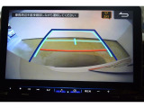 バックモニター付き。 車両後方の映像が画面に表示されるので、車庫入れが苦手な人も安心です。ただし、目視確認もお忘れなくお願いいたします。