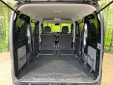 普段のお買い物や通勤、送迎等に十分な荷室スペースを確保しております。セカンドシートを倒すと、大きな荷物の積載も可能です♪