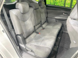コンパクトカーですが、セカンドシートは十分な広さがあり快適にお乗りいただけます♪シートを倒して大きな荷物を積んだりと、用途の幅が広い1台です。