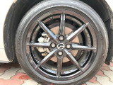 【純正16インチアルミホイール】外観にマッチした純正アルミホイールを装着しております。各種社外アルミホイールや、スタッドレスタイヤも取扱いしております。是非ご相談ください♪