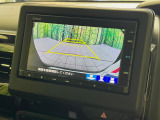【バックカメラ】駐車時に後方がリアルタイム映像で確認できます。大型商業施設や立体駐車場での駐車時や、夜間のバック時に大活躍!運転スキルに関わらず、今や必須となった装備のひとつです!