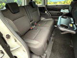 後部座席も気になるようなキズ・汚れやへたり等、大きなダメージはなく、良好な状態です。