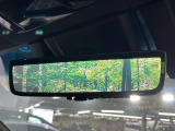 【デジタルインナーミラー】後席の大きな荷物や同乗者で後方が確認しづらい時でも安心!カメラが撮影した車両後方の映像をルームミラー内に表示。クリアな視界で状況の確認が可能です!