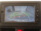 バックガイドモニターで、後方を確認しながら安心して駐車することができます。運転初心者も熟練者も必須の機能ですよ!
