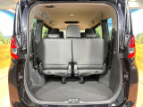 普段のお買い物や通勤、送迎等に十分な荷室スペースを確保しております。セカンドシートを倒すと、大きな荷物の積載も可能です♪