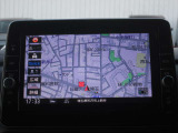 9インチの純正メモリーナビを装備しております。