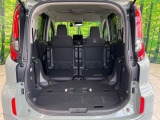 普段のお買い物や通勤、送迎等に十分な荷室スペースを確保しております。セカンドシートを倒すと、大きな荷物の積載も可能です♪