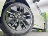 【純正アルミホイール】外観にマッチした純正アルミホイールを装着しております。各種社外アルミホイールや、スタッドレスタイヤも取扱いしております。是非ご相談ください♪