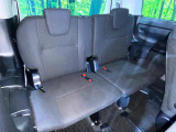 3列目シートはもちろん状態良好☆大人でもゆったりと座って頂けますので、大人数でのお出かけもラクラクです♪ご家族で、気の知れた仲間で、ドライブに行くのが楽しみですね♪