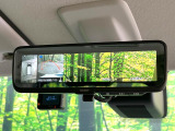 【デジタルルームミラー】後席の大きな荷物や同乗者で後方が確認しづらい時でも安心!カメラが撮影した車両後方の映像をルームミラー内に表示。クリアな視界で状況の確認が可能です!