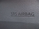 運転席側にSRS二-エアバックシステムを採用 万一の際の安全性を高めました