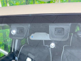 【スズキ セーフティサポート】走行中に前方の車両等を認識し、衝突しそうな時は警報とブレーキで衝突回避と被害軽減をアシスト。より安全にドライブをお楽しみいただけます。