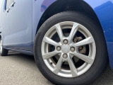 【純正14インチアルミホイール】外観にマッチした純正アルミホイールを装着しております。各種社外アルミホイールや、スタッドレスタイヤも取扱いしております。是非ご相談ください♪