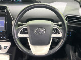 【純正革巻きステアリング】上質な革を使用することで、手にしっかり馴染みとても運転しやすいハンドルです♪