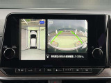 全周囲モニター付いています。駐車時の不安を和らげます。