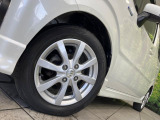 【純正14インチアルミホイール】外観にマッチした純正アルミホイールを装着しております。各種社外アルミホイールや、スタッドレスタイヤも取扱いしております。是非ご相談ください♪