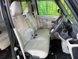 運転席シート廻りは使用感も少なく、良好な状態となっています。丁寧に使われていたことがよくわかりますね。