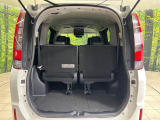普段のお買い物や通勤、送迎等に十分な荷室スペースを確保しております。セカンドシートを倒すと、大きな荷物の積載も可能です♪