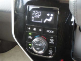 オートエアコンで車内はいつでも快適です♪