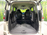 普段のお買い物や通勤、送迎等に十分な荷室スペースを確保しております。セカンドシートを倒すと、大きな荷物の積載も可能です♪