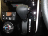 インパネシフトのオートマチックトランスミッションです。