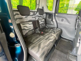 後部座席も気になるようなキズ・汚れやへたり等、大きなダメージはなく、良好な状態です。