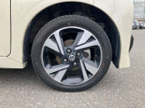 アルミホイール装着しております。