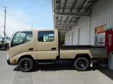 ディーゼル、4WD、マニュアル、ABS、Wキャブ、アースカラー、荷台内寸約:L204&times;W165&times;H41