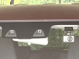 【スズキ セーフティサポート】走行中に前方の車両等を認識し、衝突しそうな時は警報とブレーキで衝突回避と被害軽減をアシスト。より安全にドライブをお楽しみいただけます。