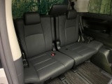 3列目シートはもちろん状態良好☆大人でもゆったりと座って頂けますので、大人数でのお出かけもラクラクです♪ご家族で、気の知れた仲間で、ドライブに行くのが楽しみですね♪